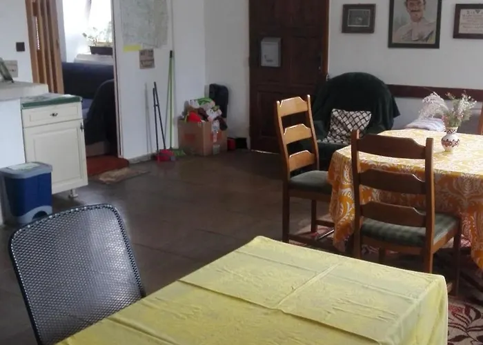 U Tupacku Kır Evi *